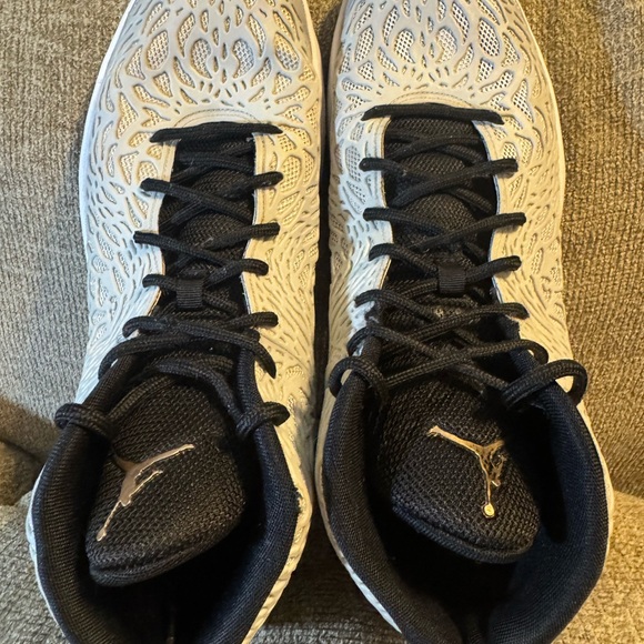 Jordan Ultra Fly Metallic Copper Coin Size 13 Basketball Shoe Black and White - Picture 6 of 8